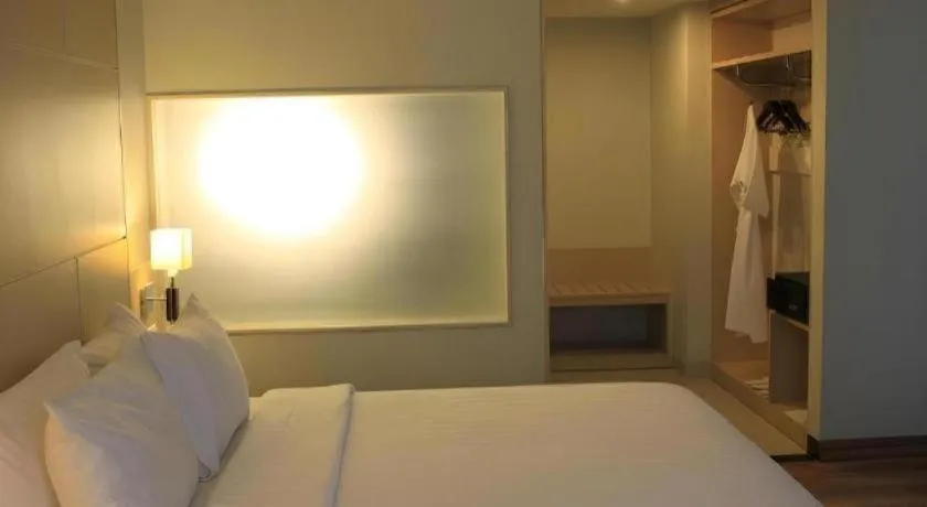 Bed in Horison Hotel Sukabumi