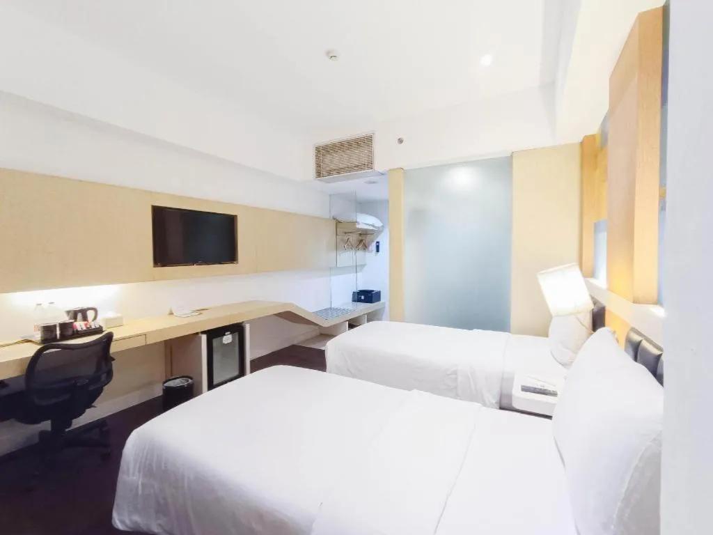 Bed in Brits Hotel Karawang