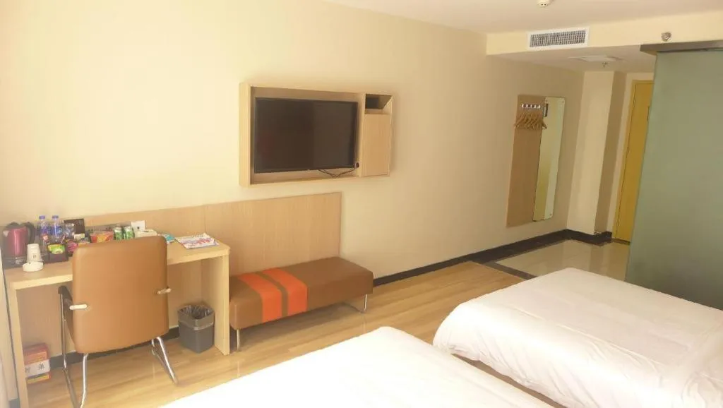 Bed in 7 Days Premium Tangshan Railway Station Jiaotong University