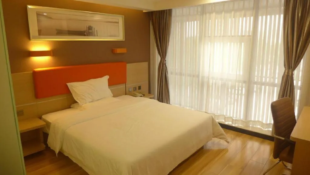 Bed in 7 Days Premium Tangshan Railway Station Jiaotong University