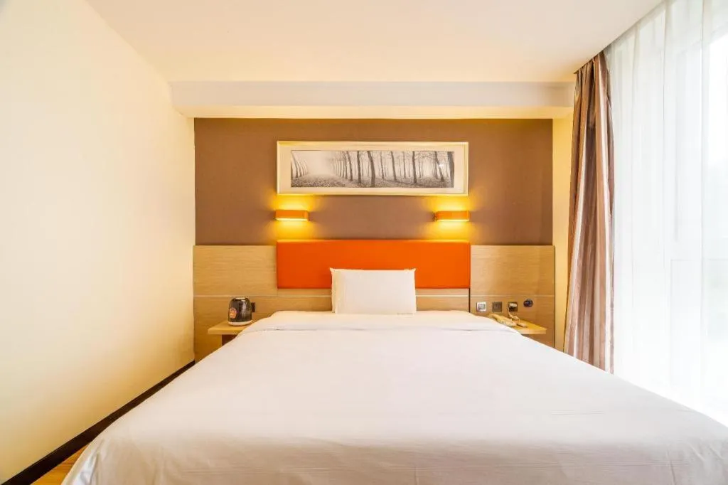 Bed in 7 Days Premium Tangshan Railway Station Jiaotong University