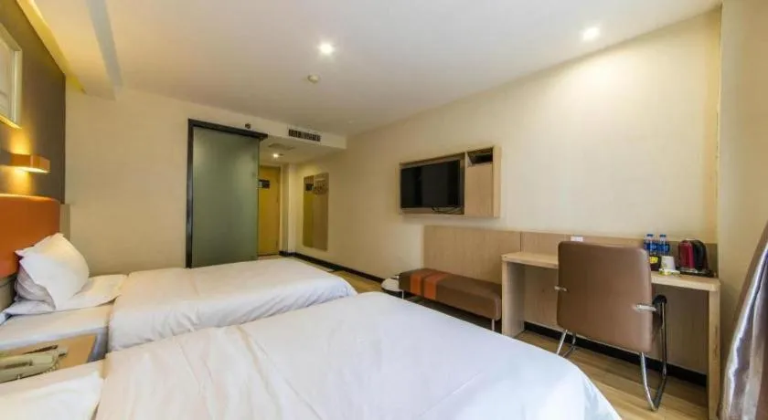 Bed in 7 Days Premium Tangshan Railway Station Jiaotong University