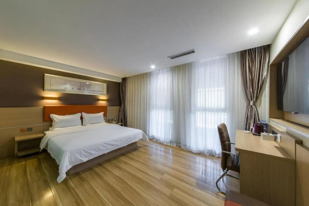 Bed in 7 Days Premium Tangshan Railway Station Jiaotong University