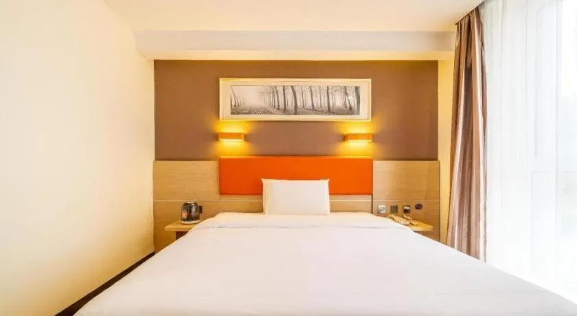 Bed in 7 Days Premium Tangshan Railway Station Jiaotong University