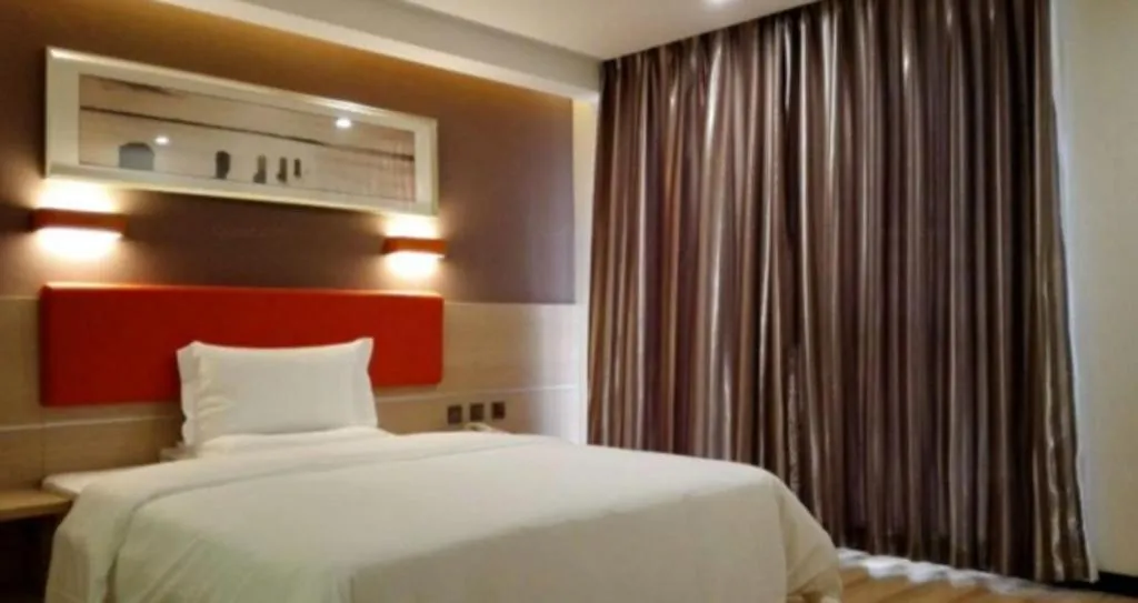 Bed in 7 Days Premium Tangshan Railway Station Jiaotong University