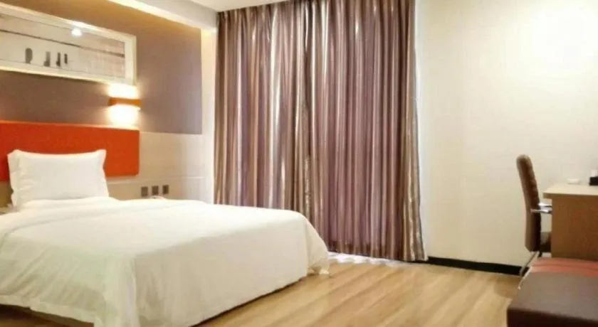 Bed in 7 Days Premium Tangshan Railway Station Jiaotong University