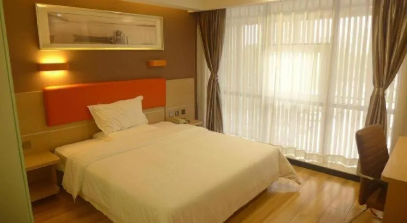 Bed in 7 Days Premium Tangshan Railway Station Jiaotong University