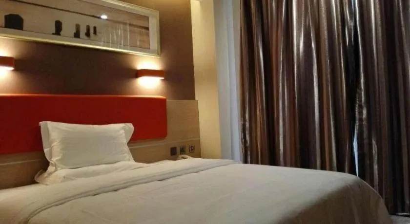 Bed in 7 Days Premium Tangshan Railway Station Jiaotong University