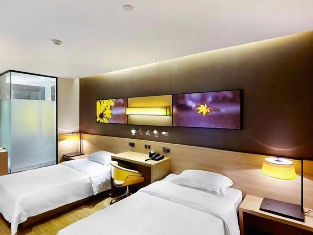 Bed in 7 Days Premium Tangshan Railway Station Jiaotong University