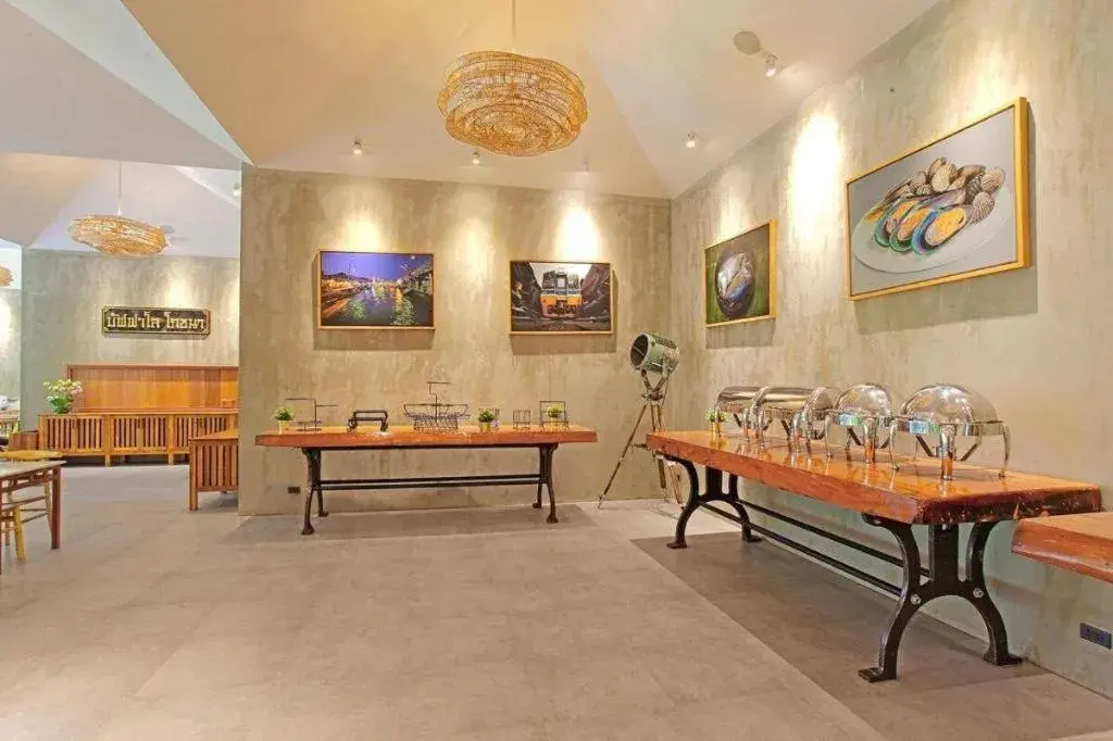 The Buffalo Amphawa The Buffalo Amphawa