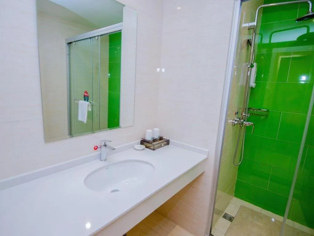 GreenTree Inn Nantong Zhangzhishan Town Deli Plaza Express Hotel