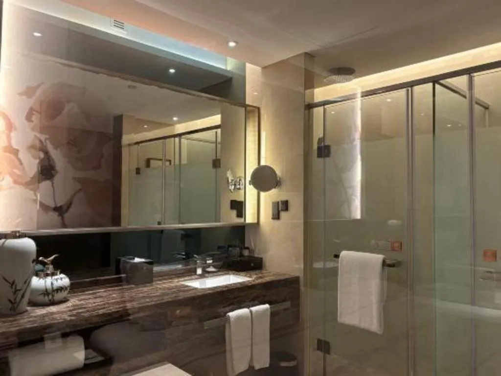 LONGYAN JINGHUA FLIPORT HOTEL