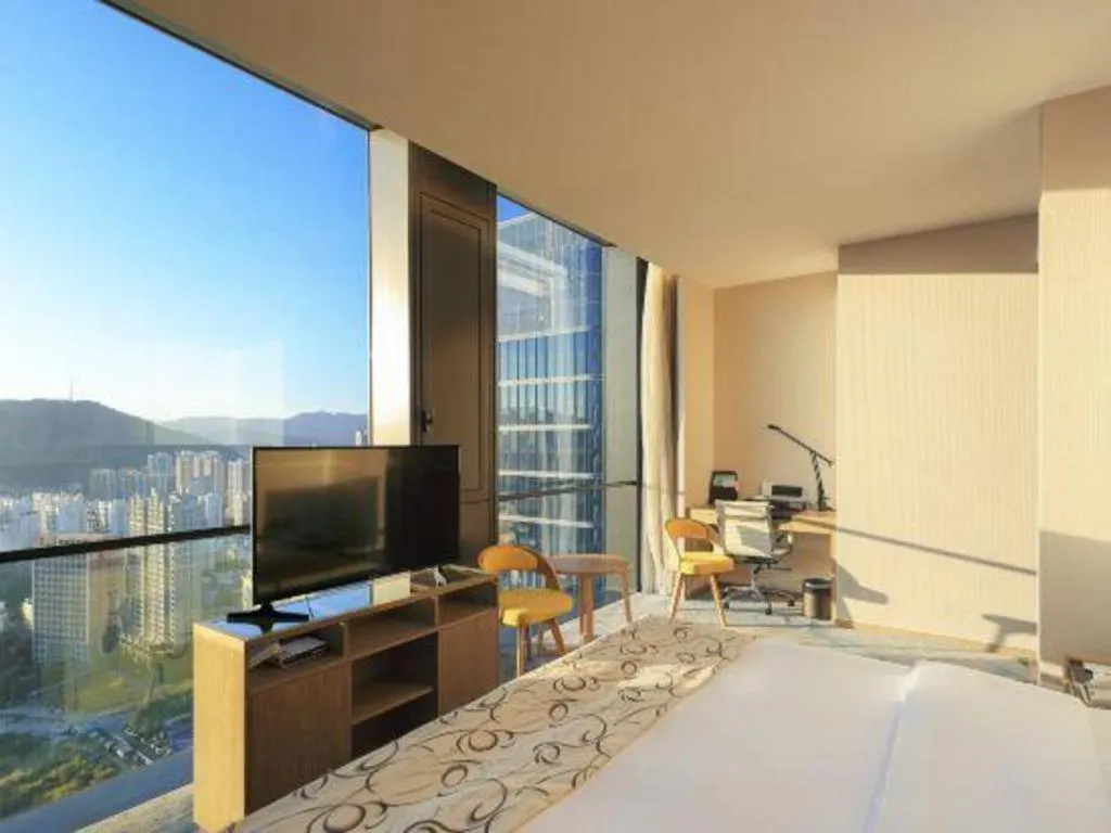 LONGYAN JINGHUA FLIPORT HOTEL