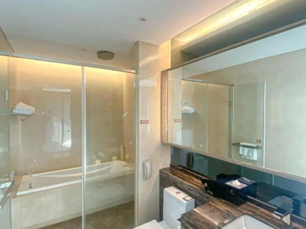 LONGYAN JINGHUA FLIPORT HOTEL