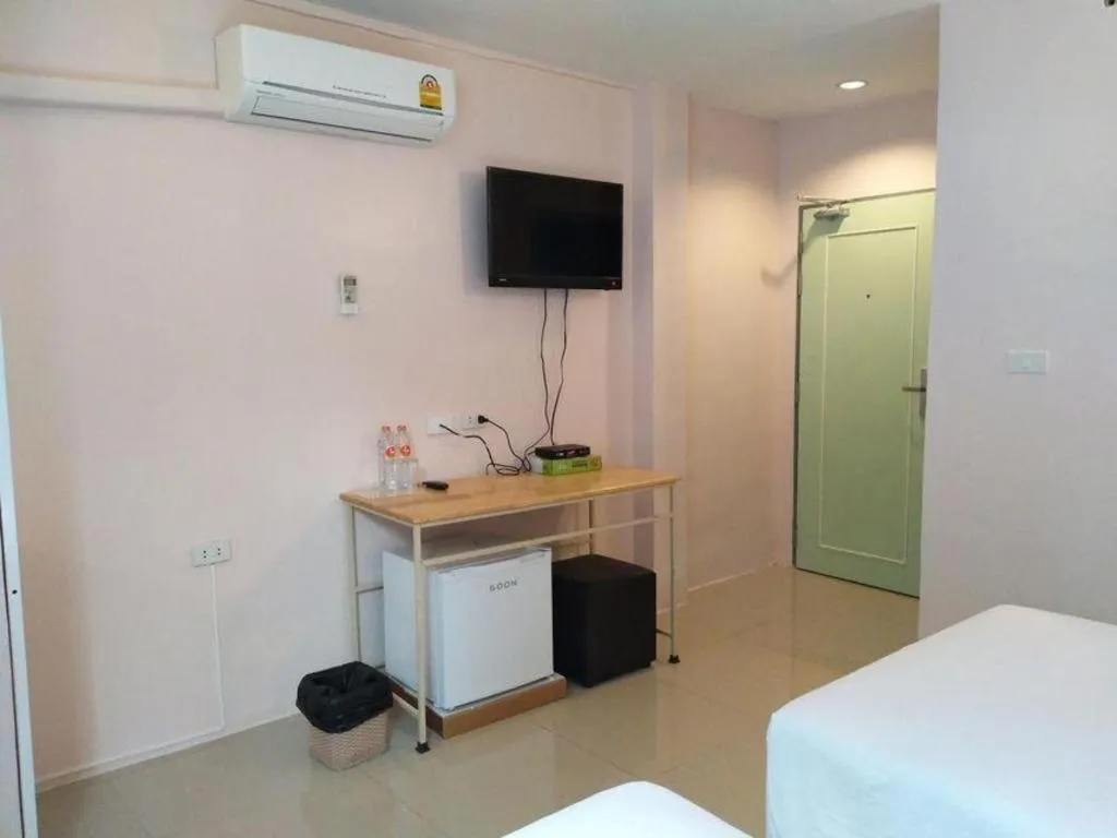 Bed in BIRD ROOM HOTEL - PRATUNAM