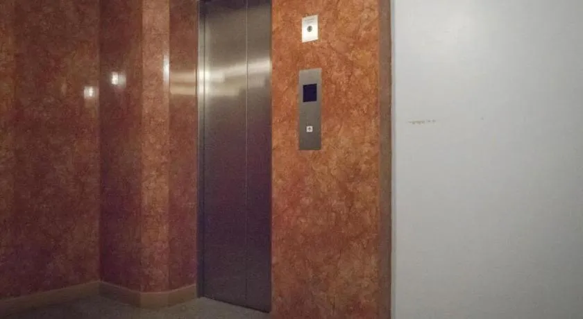 BIRD ROOM HOTEL - PRATUNAM