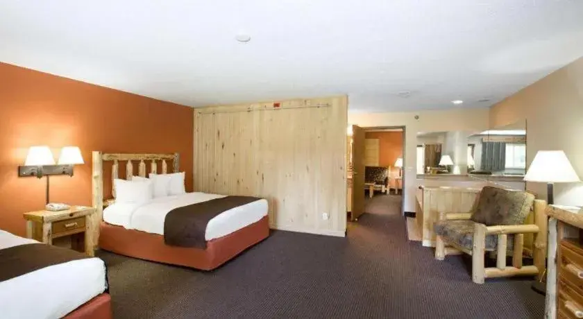 Bed in AmericInn by Wyndham Pequot Lakes Bed in AmericInn by Wyndham Pequot Lakes