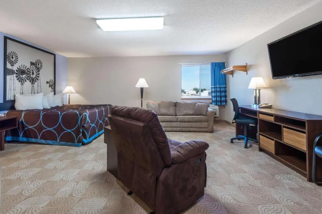 Super 8 By Wyndham Beloit