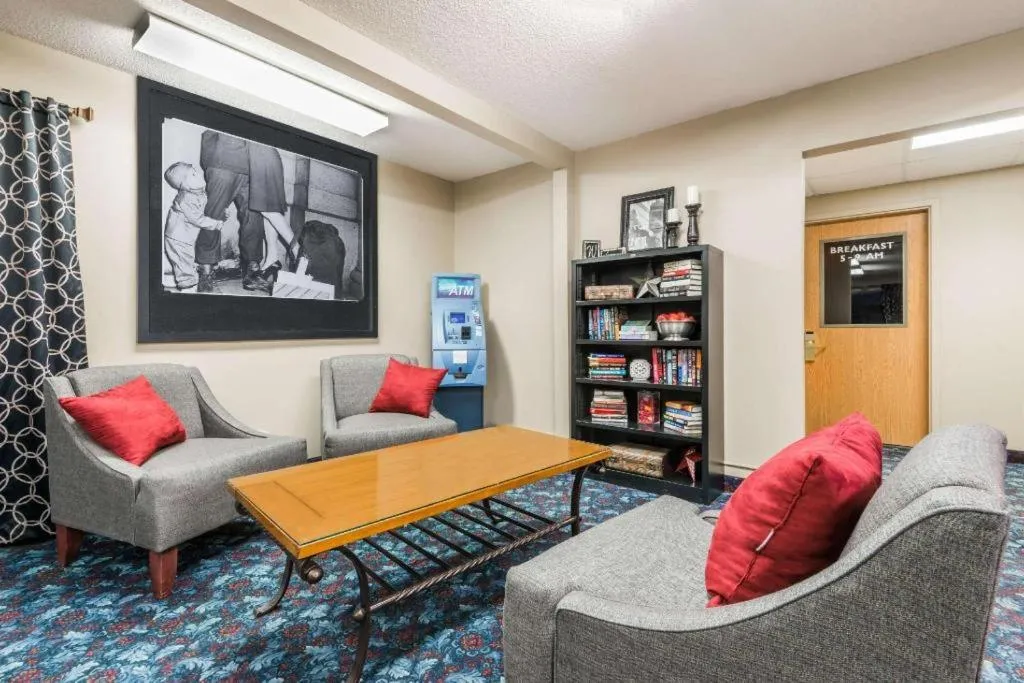 Super 8 By Wyndham Beloit