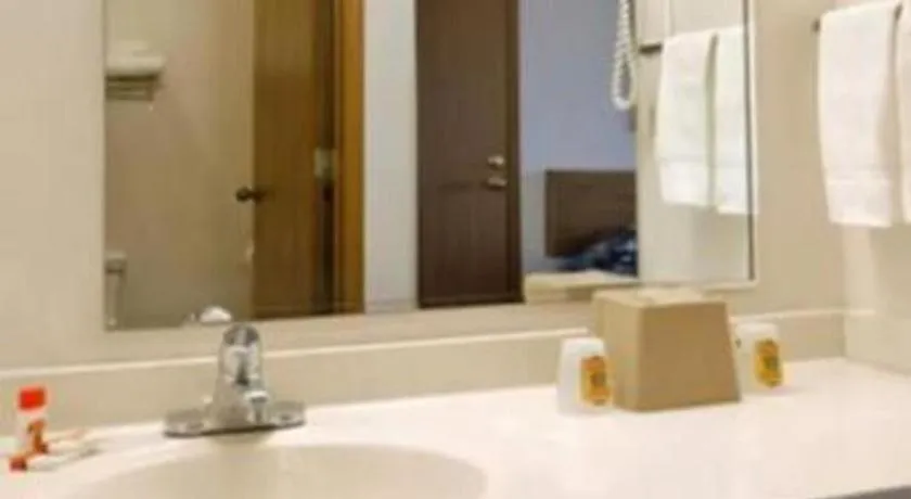 Super 8 By Wyndham Beloit