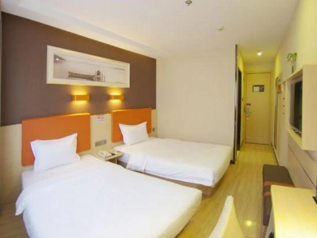 Bed in 7Days Premium Beijing Xidan Lingjing Hutong Metro Station Branch