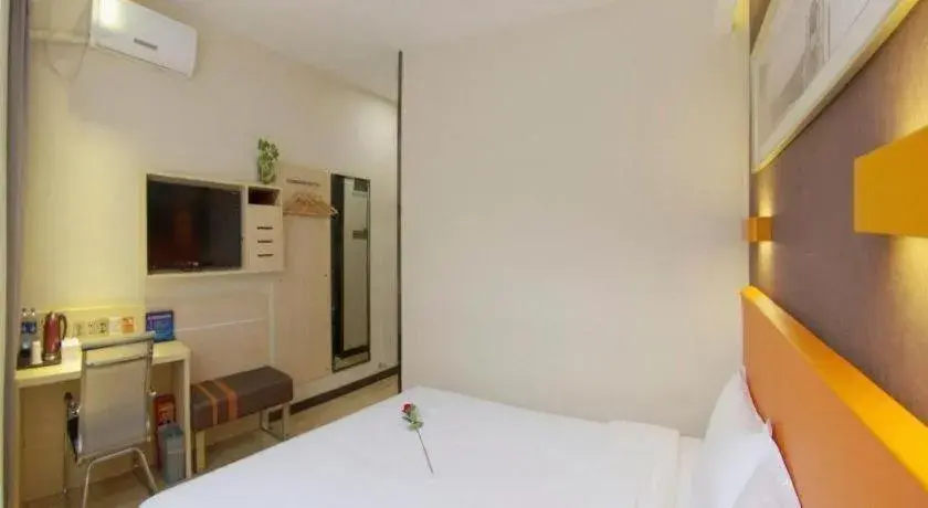 Bed in 7Days Premium Beijing Xidan Lingjing Hutong Metro Station Branch Bed in 7Days Premium Beijing Xidan Lingjing Hutong Metro Station Branch