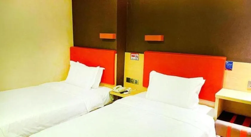 Bed in 7Days Premium Beijing Xidan Lingjing Hutong Metro Station Branch