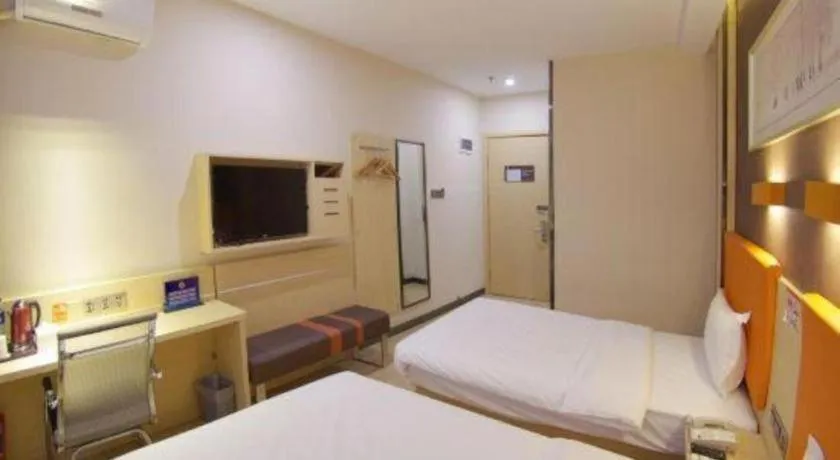 Bed in 7Days Premium Beijing Xidan Lingjing Hutong Metro Station Branch