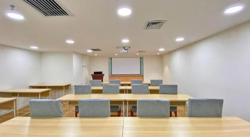 Hanting Hotel Harbin Railway Station Square