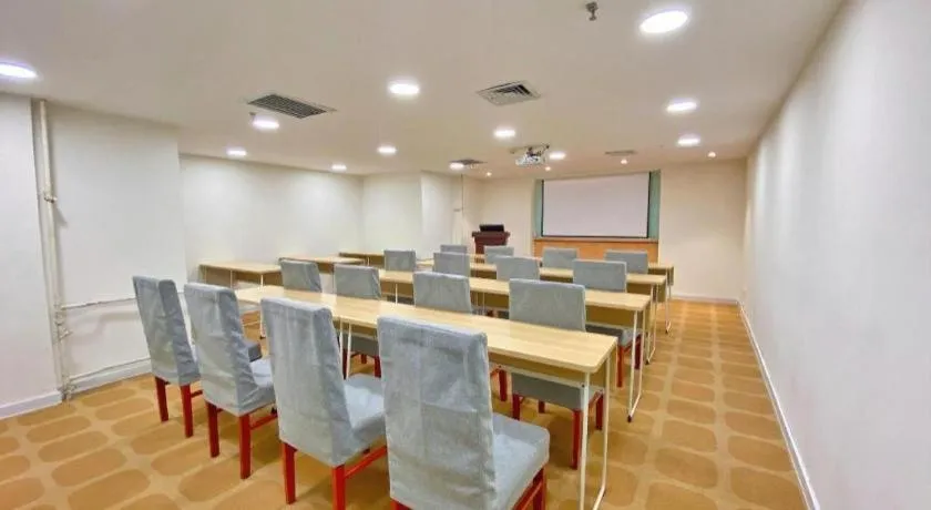 Hanting Hotel Harbin Railway Station Square