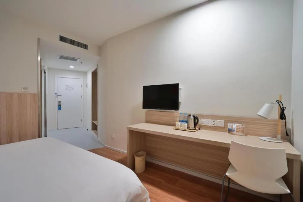 Hanting Hotel Harbin Railway Station Square