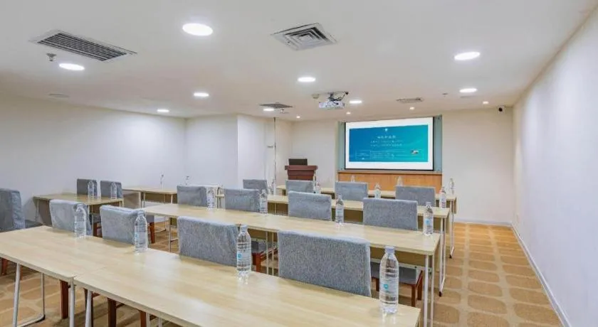 Hanting Hotel Harbin Railway Station Square