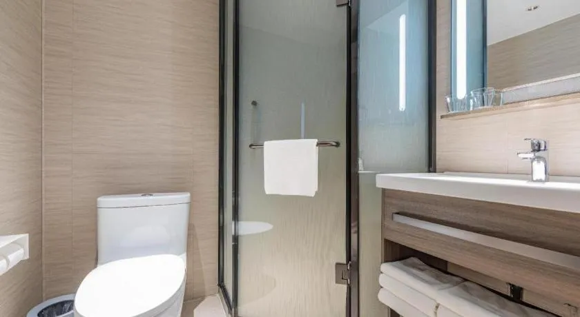 Hanting Hotel Harbin Railway Station Square