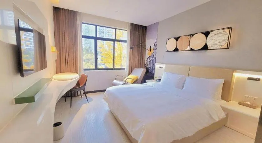 Bed in Ibis Styles Chengdu Chunxi Taikoo Li Hotel