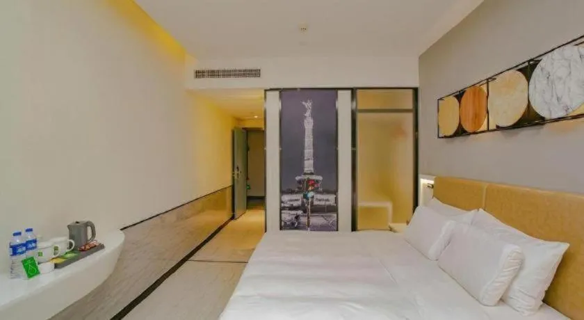 Bed in Ibis Styles Chengdu Chunxi Taikoo Li Hotel