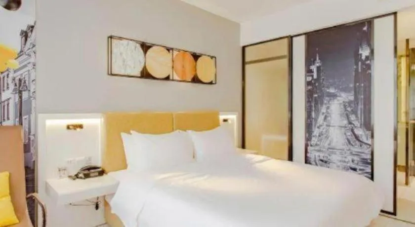 Bed in Ibis Styles Chengdu Chunxi Taikoo Li Hotel