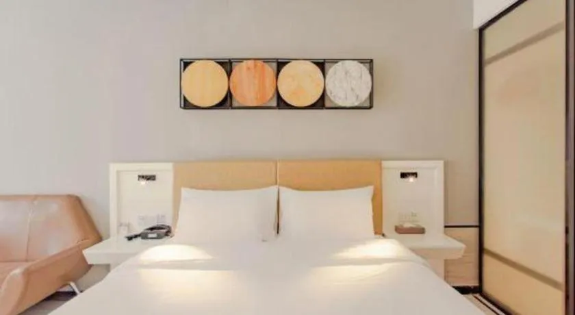 Bed in Ibis Styles Chengdu Chunxi Taikoo Li Hotel