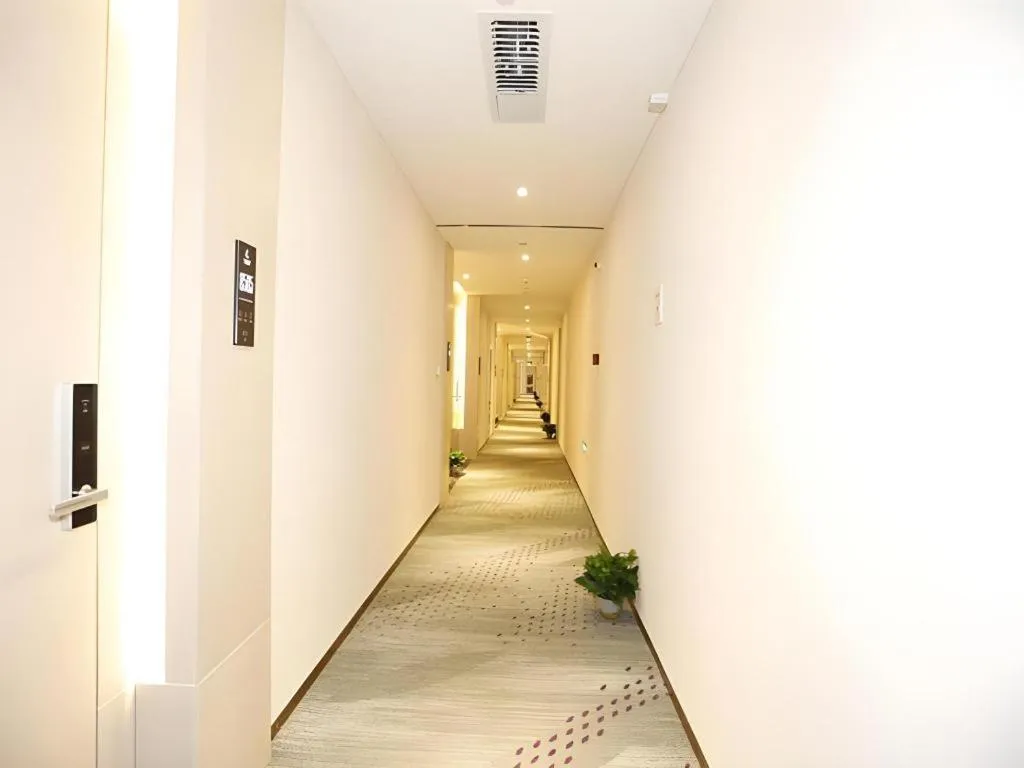 Lavande Hotel Bejing West Station South Square Lize Commercial Zone