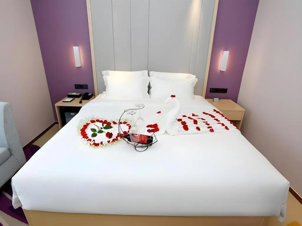 Bed in Lavande Hotel Bejing West Station South Square Lize Commercial Zone