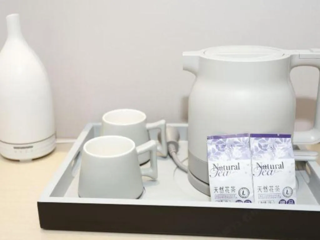 Lavande Hotel Bejing West Station South Square Lize Commercial Zone