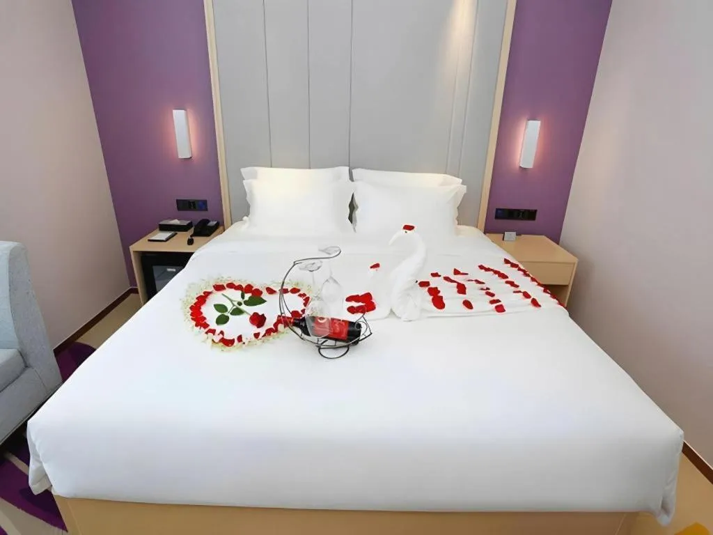 Bed in Lavande Hotel Bejing West Station South Square Lize Commercial Zone