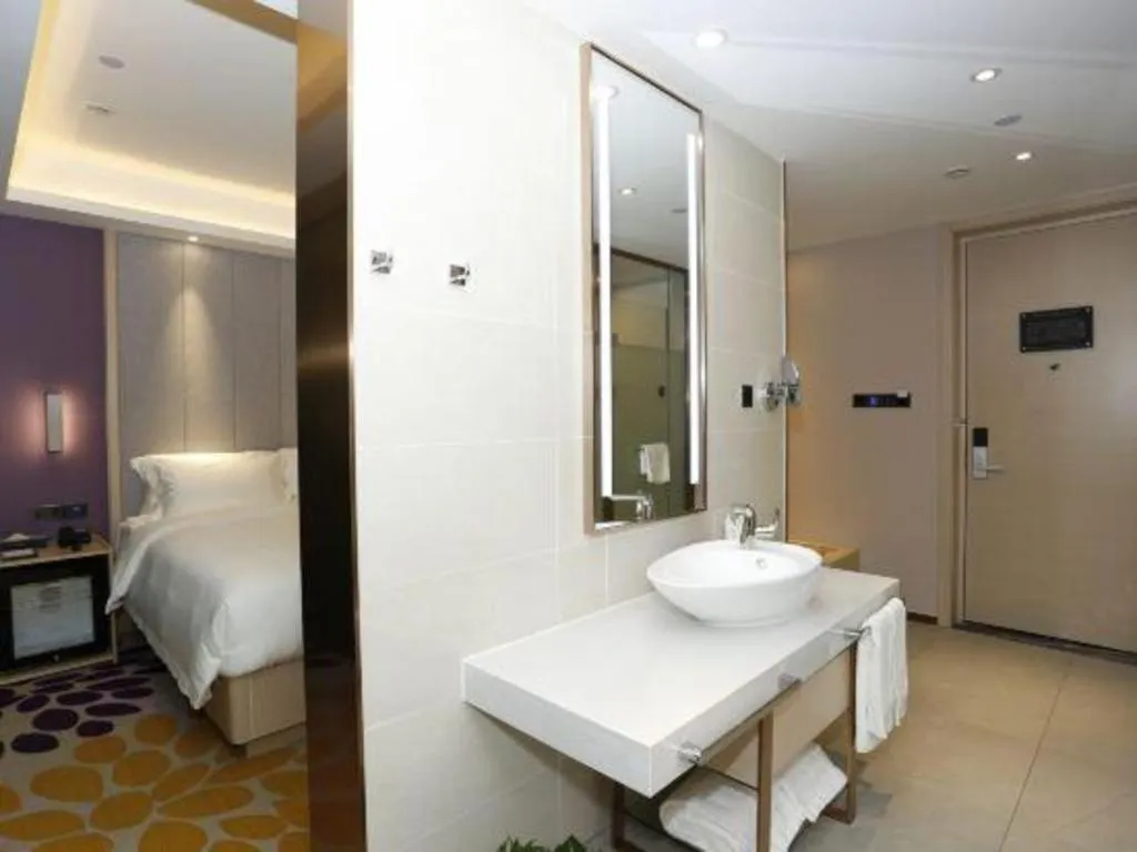 Bed in Lavande Hotel Bejing West Station South Square Lize Commercial Zone
