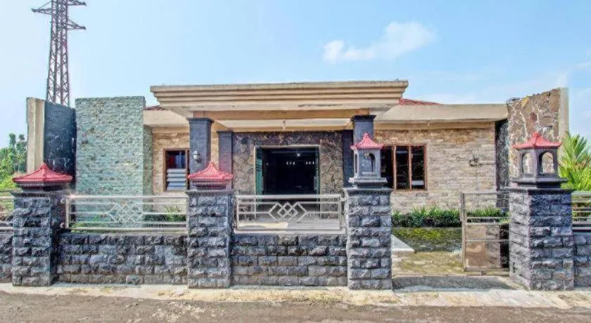 OYO 91353 Hotel Surya Andesa