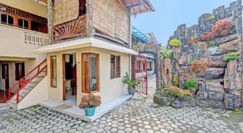 OYO 91353 Hotel Surya Andesa