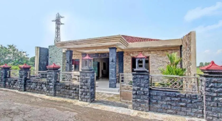 OYO 91353 Hotel Surya Andesa