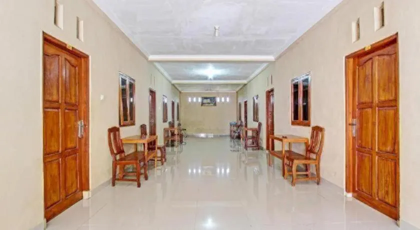 OYO 91353 Hotel Surya Andesa