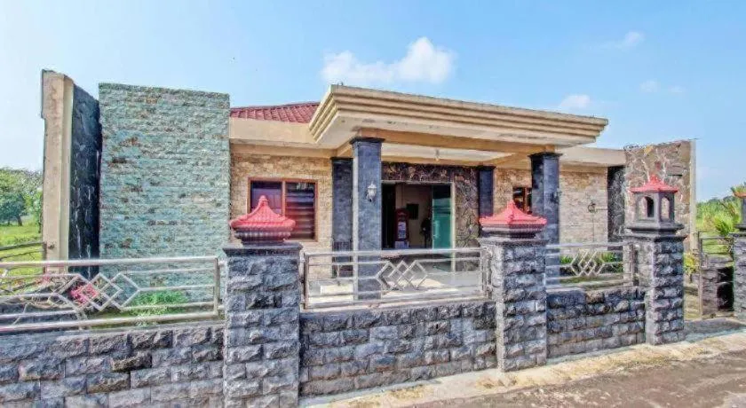 OYO 91353 Hotel Surya Andesa