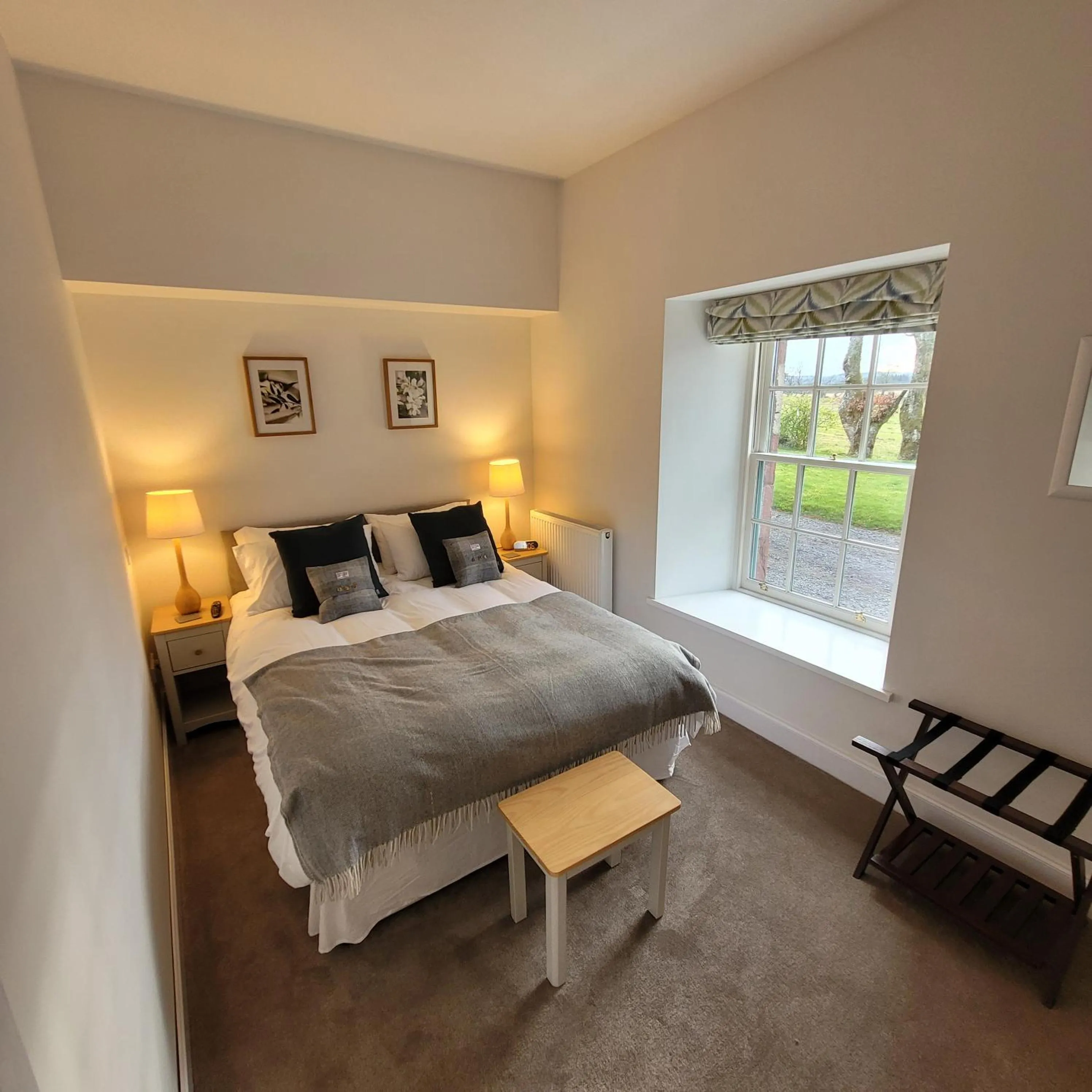 Bed in Loch Lomond Finnich Cottages