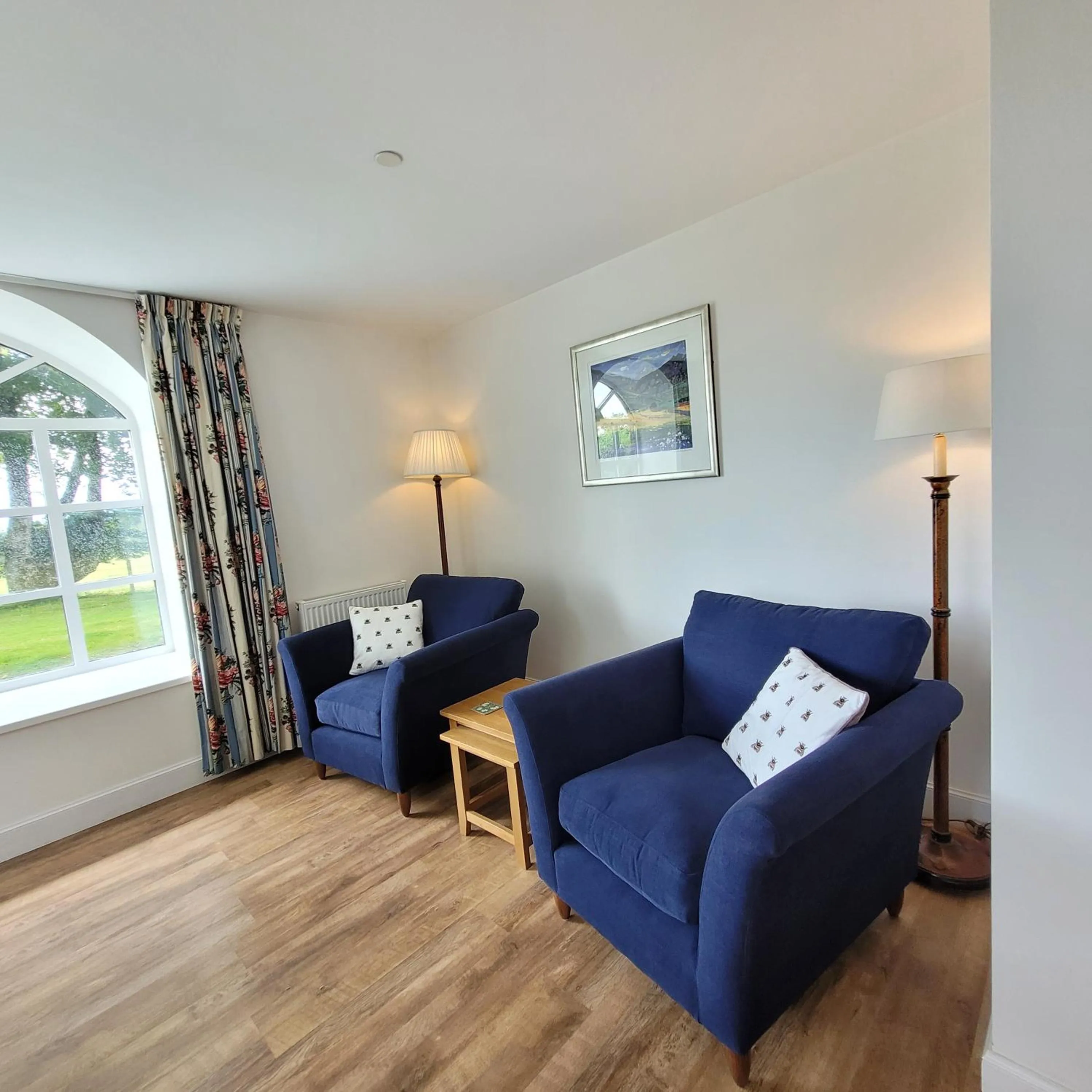 Living room in Loch Lomond Finnich Cottages