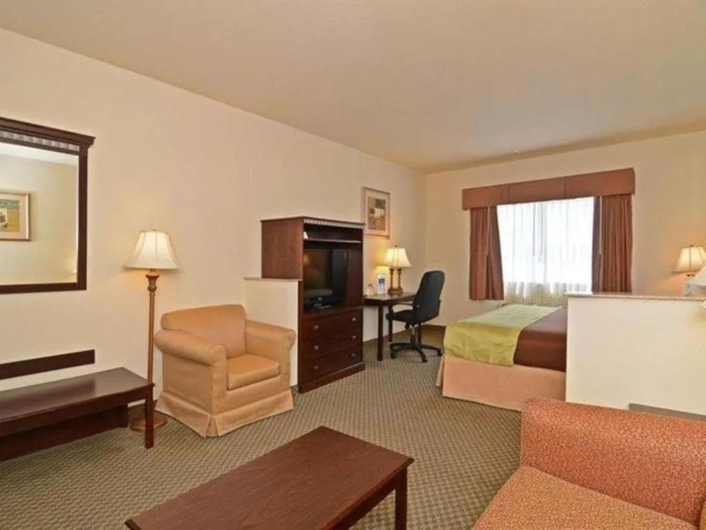 Bed in Best Western La Grange Inn & Suites